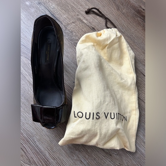 Louis Vuitton heels - Picture 4 of 4